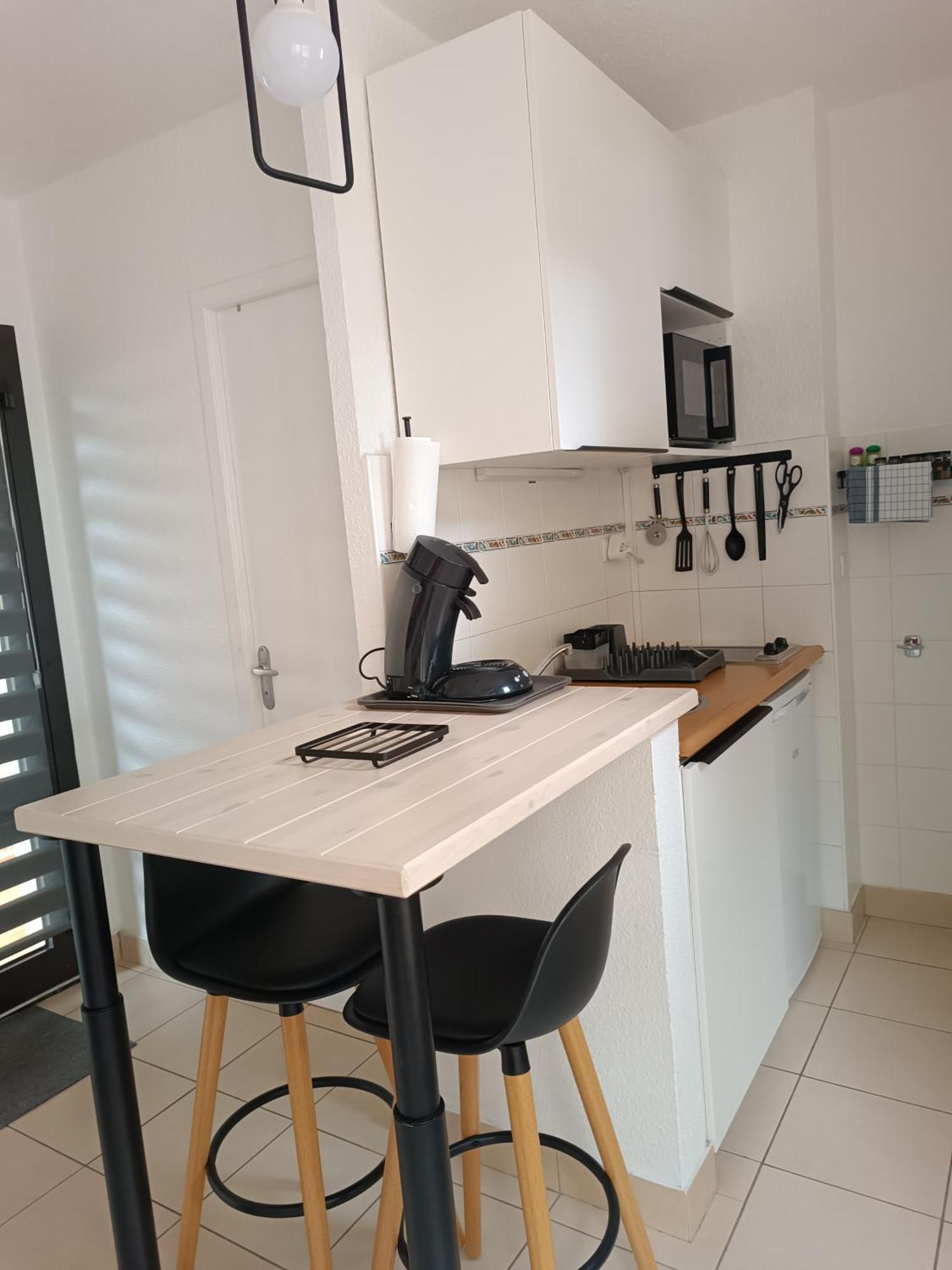 Studio Renove Dans Residence De Vacances Avec Grande Piscine Chauffee, Parking Et Terrasse آجد المظهر الخارجي الصورة